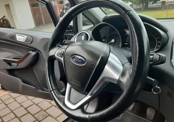 Ford Fiesta cena 24900 przebieg: 129000, rok produkcji 2013 z Ińsko małe 352